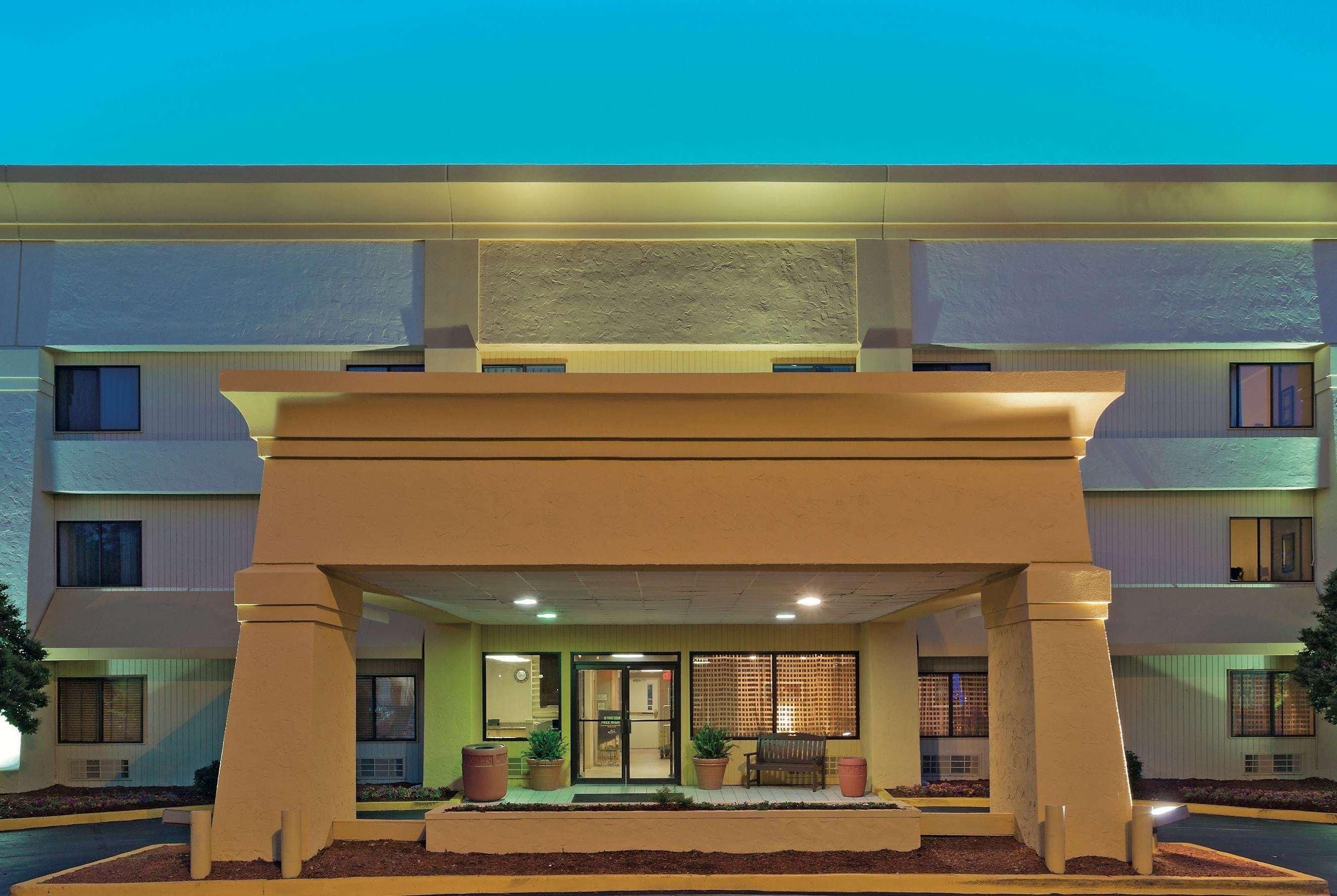 Hotel Baymont By Wyndham 3*
